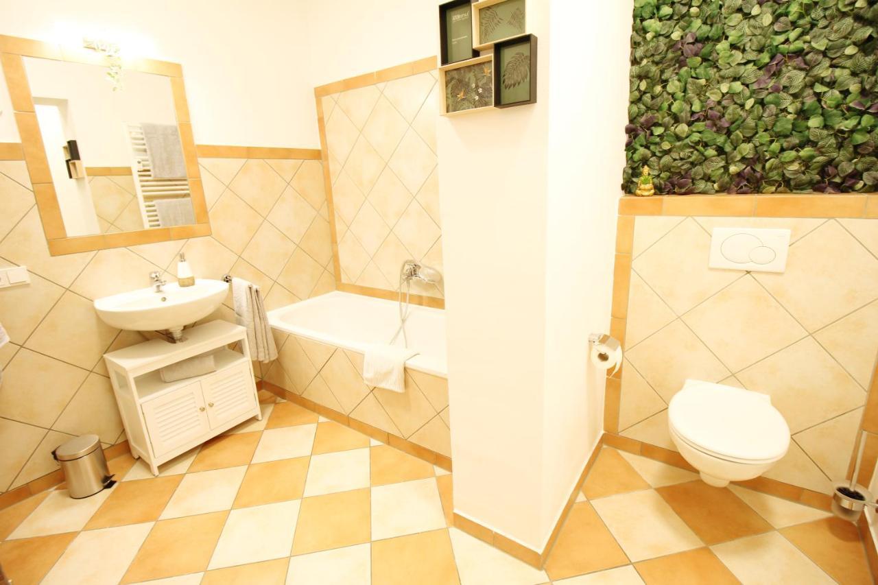 Secret Hideaways Tropical Feeling Mit 2 Schlafzimmer Nahe City L Messe L Flughafen L Hbf Duisburg Ngoại thất bức ảnh
